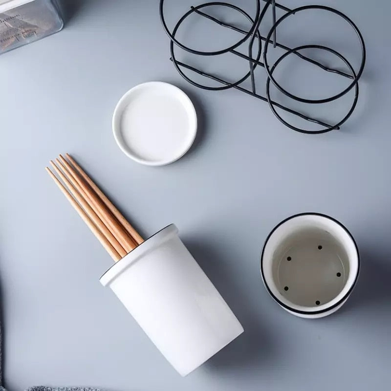 VINTAGE LOOK CERAMIC TABLEWARE STORAGE