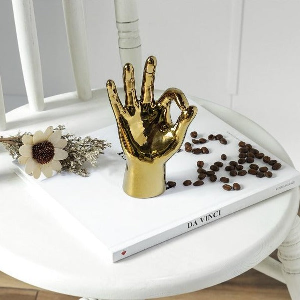 HAND GESTURES STATUES