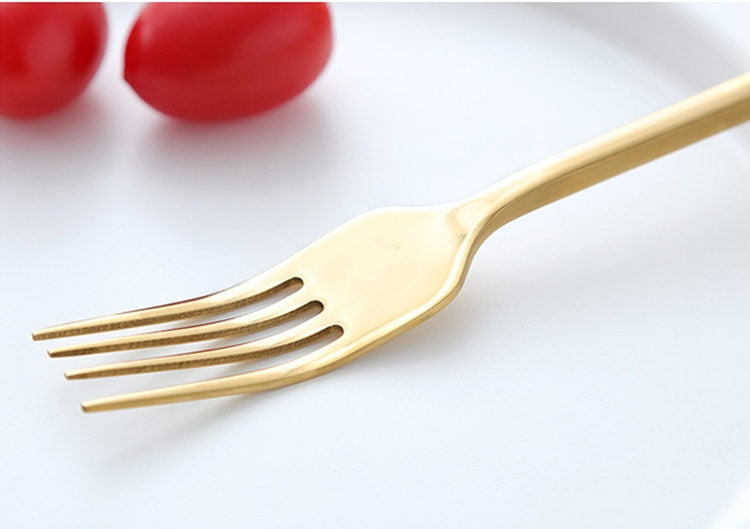 GOLD TABLEWARE 24 PCS SET